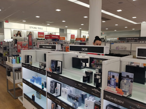 Hair Salon «Ulta Beauty», reviews and photos, 574 N Euclid St, Anaheim, CA 92801, USA