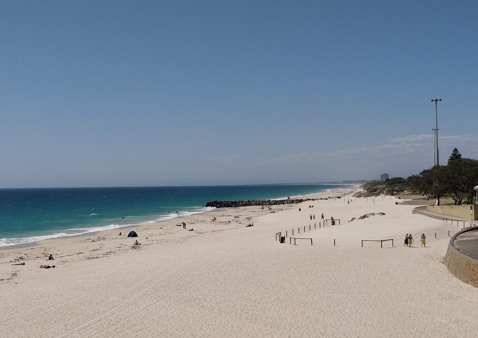 Foto av Perth City Beach med hög nivå av renlighet