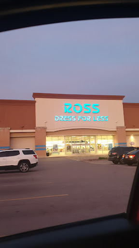 Clothing Store «Ross Dress for Less», reviews and photos, 7511 Lemont Rd, Darien, IL 60561, USA