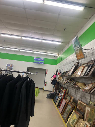 Thrift Store «Goodwill Store & Donation Center», reviews and photos, 1487 W Street Rd, Warminster, PA 18974, USA