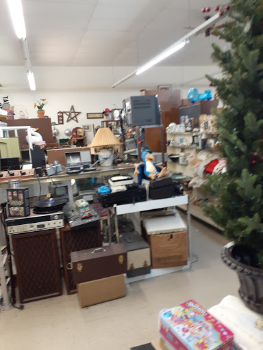 Thrift Store «Lucky Dog Thrift», reviews and photos, 158 E Main St, New Holland, PA 17557, USA