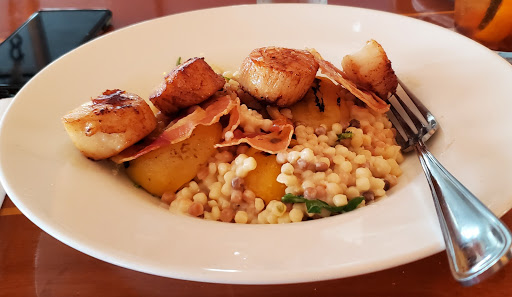 Bar & Grill «Mile Marker One Restaurant & Bar», reviews and photos, 75 Essex Ave, Gloucester, MA 01930, USA