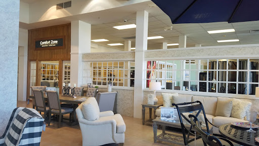 Furniture Store «Raymour & Flanigan Furniture and Mattress Store», reviews and photos, 490 New Park Ave, West Hartford, CT 06110, USA