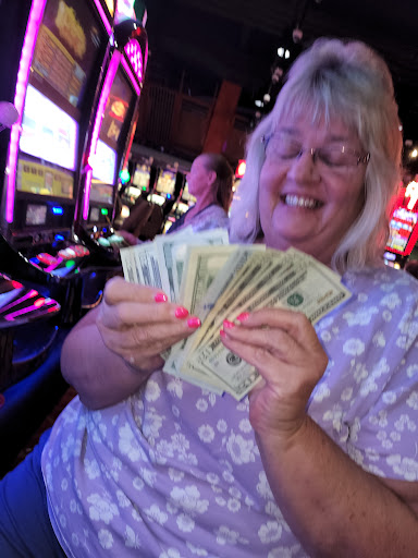 Hotel «Wheeling Island Hotel-Casino-Racetrack», reviews and photos, 1 S Stone St, Wheeling, WV 26003, USA