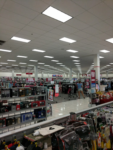 Clothing Store «Burlington Coat Factory», reviews and photos, 6120 Northwest Hwy, Crystal Lake, IL 60014, USA