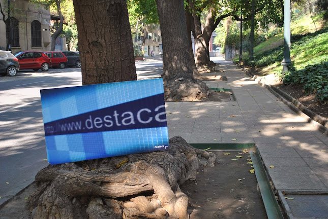 Destaca Marketing y Posicionamiento Web