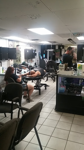 Tattoo Shop «Island Tattoo & Piercings», reviews and photos, 6600 Manatee Ave W, Bradenton, FL 34209, USA