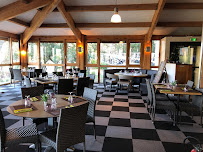 Atmosphère du Restaurant français restaurant du golf de la Sainte-Baume à Nans-les-Pins - n°7
