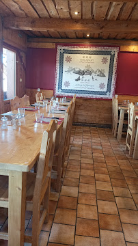 Atmosphère du Restaurant français Le Refuge à Villard-sur-Doron - n°2