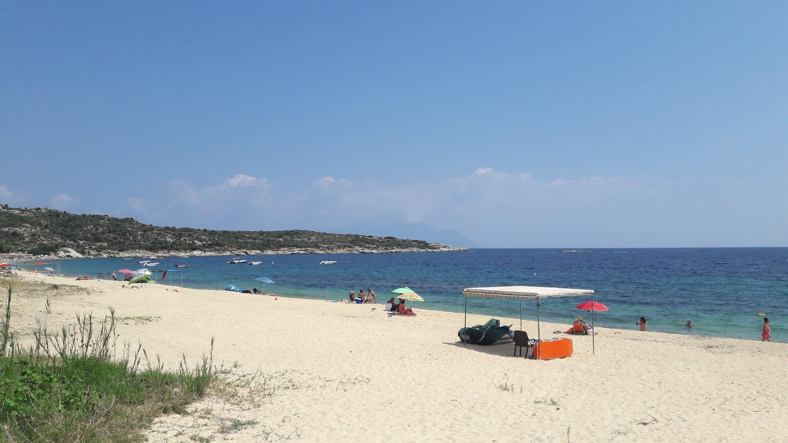 Foto av Valti beach med rymlig strand