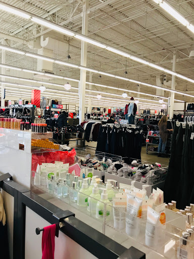 Clothing Store «Old Navy», reviews and photos, 141 Tuckahoe Rd, Sewell, NJ 08080, USA