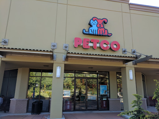 Pet Supply Store «Petco Animal Supplies», reviews and photos, 975 NW Gilman Blvd E, Issaquah, WA 98027, USA