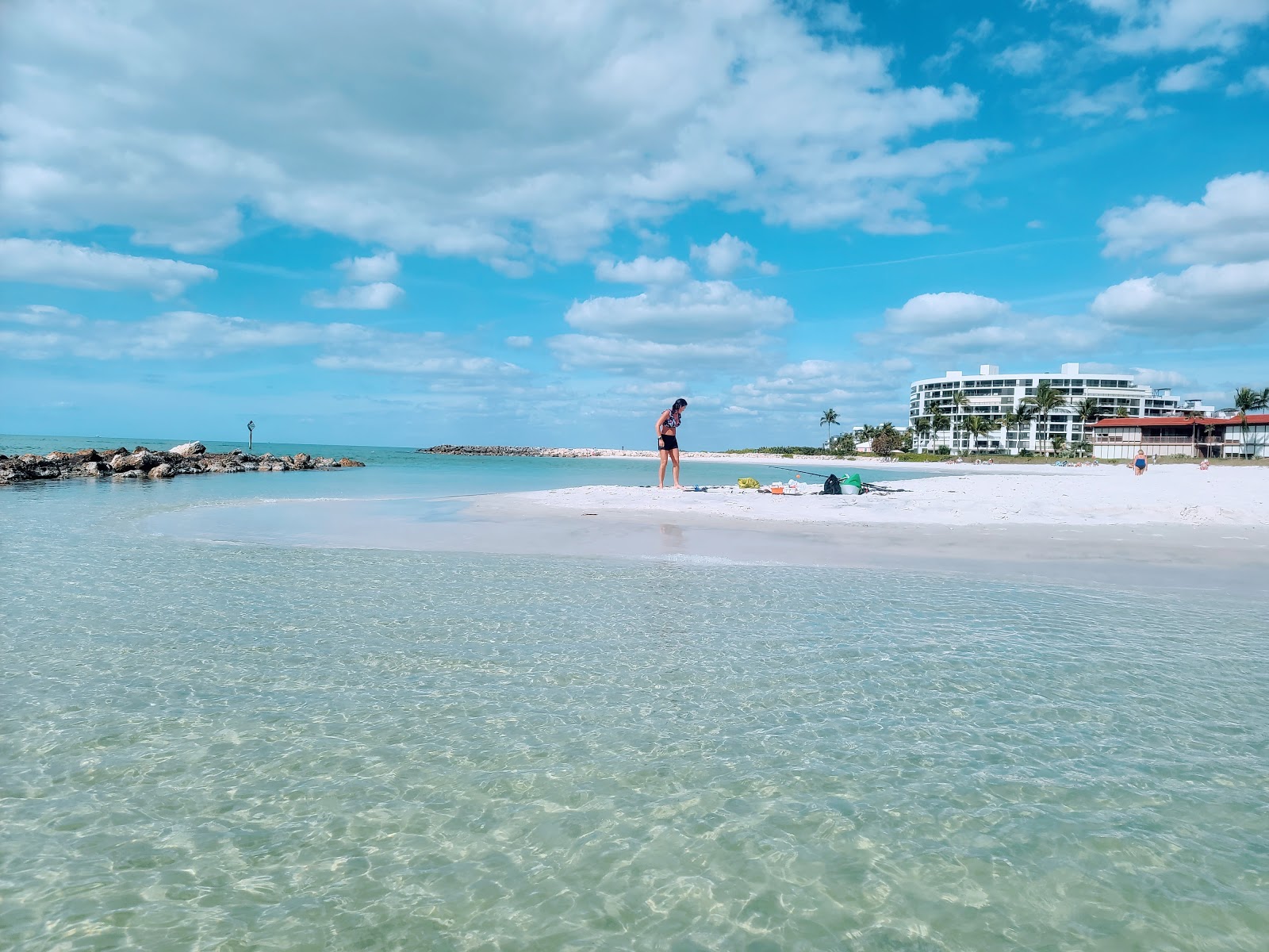 Foto von Moorings beach mit lange, gerade küste