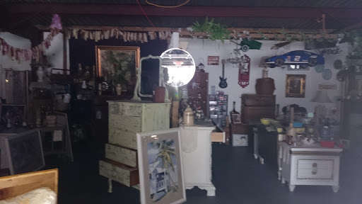 Peddlers Mall Antique & Specialty Shoppes, 2350 US Hwy 27 S, Sebring, FL 33870, USA, 