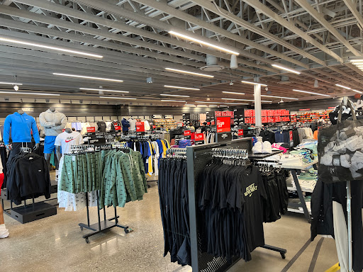 Clothing Store «Nike Factory Store», reviews and photos, 600 Bluebird Ct, Central Valley, NY 10917, USA