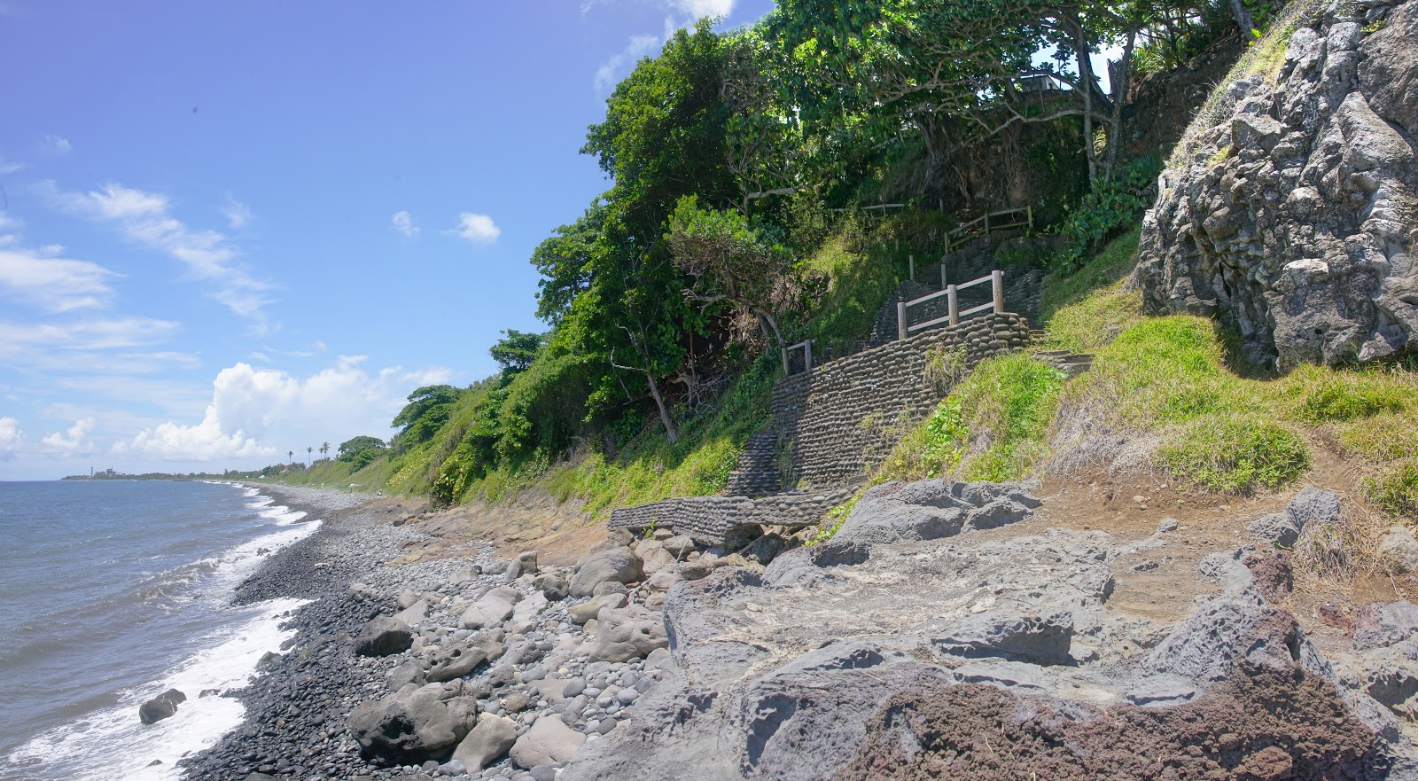 Foto de Bel Air Lighthouse Beach com praia espaçosa