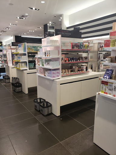 Cosmetics Store «SEPHORA», reviews and photos, 108 N State St Ste 134, Chicago, IL 60602, USA
