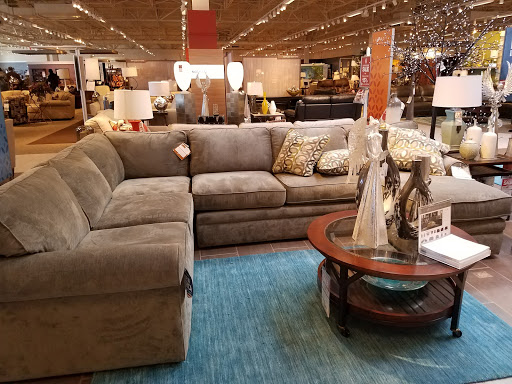 Furniture Store «Art Van Furniture - Toledo (Holland)», reviews and photos, 1301 E Mall Dr, Holland, OH 43528, USA
