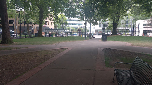 Park «Holladay Park», reviews and photos, NE Holladay St & NE 11th Ave, Portland, OR 97232, USA