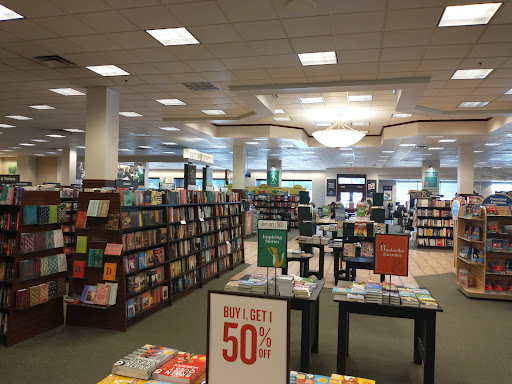 Book Store «Barnes & Noble», reviews and photos, 8029 Kingston Pike, Knoxville, TN 37919, USA