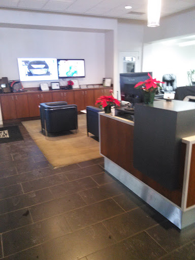 Cadillac Dealer «Crestmont Cadillac», reviews and photos, 26000 Chagrin Blvd, Beachwood, OH 44122, USA