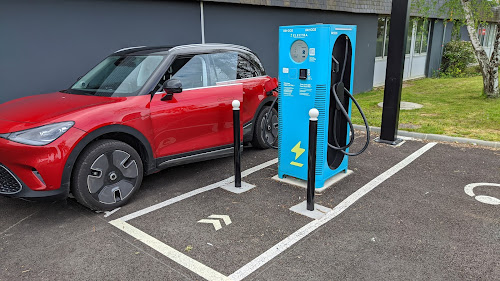 Borne de recharge de véhicules électriques Electra Station de recharge Saint-Barthélemy-d'Anjou