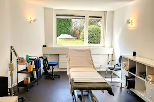 Bern Akupunktur - TCM Klinik für Schmerztherapie image