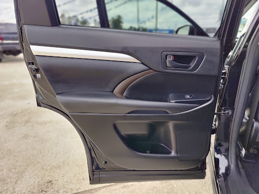 Used Car Dealer «Pre-Owned Express», reviews and photos, 1703 Spring Cypress Rd, Spring, TX 77388, USA