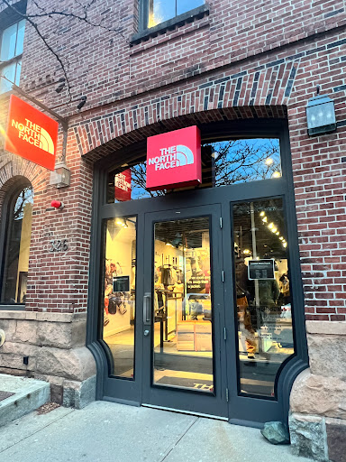 Clothing Store «The North Face», reviews and photos, 326 Newbury St, Boston, MA 02115, USA