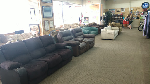 Thrift Store «Society of St. Vincent de Paul - Thunderbird Thrift Store», reviews and photos, 3547 W Thunderbird Rd, Phoenix, AZ 85053, USA
