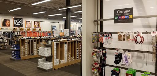 Shoe Store «DSW Designer Shoe Warehouse», reviews and photos, 1065 Woodland Rd, Reading, PA 19610, USA