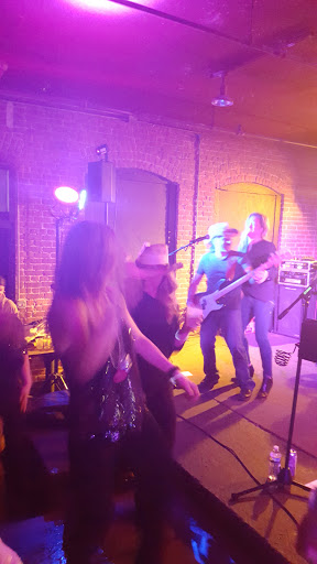 Night Club «The Waterfront Tavern 