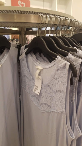 Clothing Store «H&M», reviews and photos, 4200 Conroy Rd, Orlando, FL 32839, USA