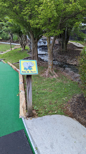 Amusement Park «Mountasia», reviews and photos, 175 Ernest W Barrett Pkwy NW, Marietta, GA 30066, USA