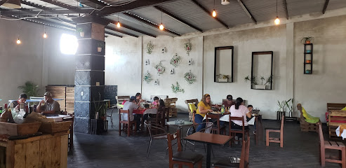 El Comalito Restaurante-Bar - 5 de Mayo 2, Centro, 47570 Unión de San Antonio, Jal., Mexico