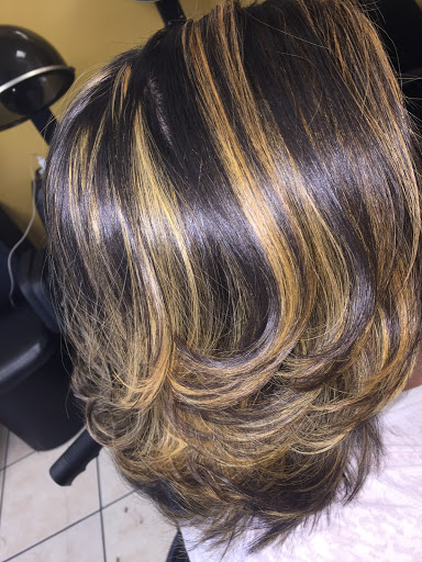 Beauty Salon «Albas Beauty Salon», reviews and photos, 850 State St, Bridgeport, CT 06604, USA