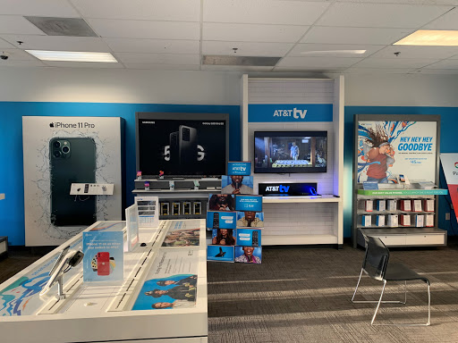 Cell Phone Store «AT&T Authorized Retailer», reviews and photos, 1899 E Willow St #100, Signal Hill, CA 90755, USA