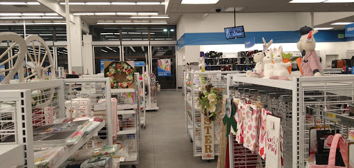 Clothing Store «Ross Dress for Less», reviews and photos, 640 Concar Dr, San Mateo, CA 94402, USA