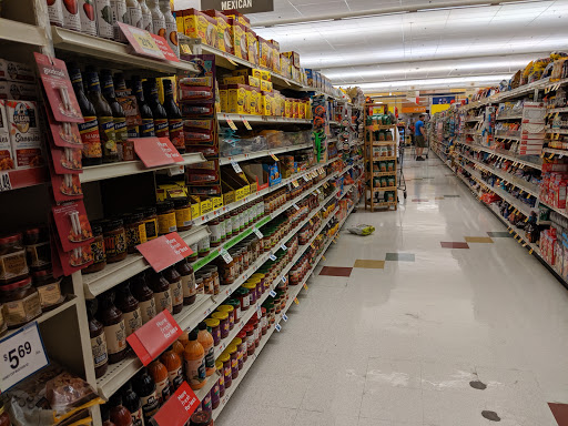 Grocery Store «Super Stop & Shop», reviews and photos, 200 New Hartford Rd, Winsted, CT 06098, USA