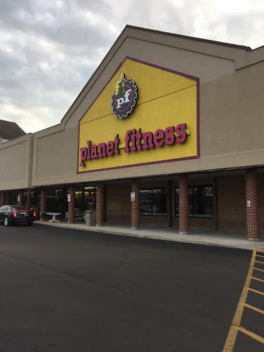 Gym «Planet Fitness», reviews and photos, 954 N Lake St, Aurora, IL 60506, USA