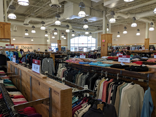 Clothing Store «L.L. Bean Outlet», reviews and photos, 1 Freeport Village Station, Freeport, ME 04033, USA