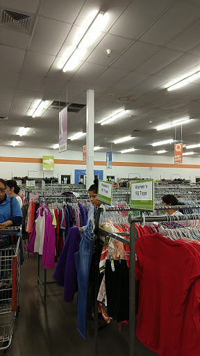 Thrift Store «19th Ave & Baseline Goodwill Retail Store, Donation Center & Career Center», reviews and photos, 1980 W Baseline Rd Suite 120, Phoenix, AZ 85041, USA