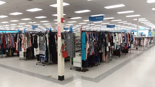 Clothing Store «Ross Dress for Less», reviews and photos, 30 Malphrus Rd, Bluffton, SC 29910, USA