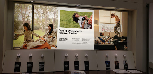 Cell Phone Store «Verizon», reviews and photos, 70 Worcester-Providence Turnpike, Millbury, MA 01527, USA