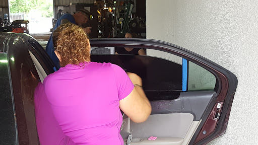 Auto Repair Shop «R & E Auto Repair & 911 auto Windshield», reviews and photos, 930 Rayford Rd, Spring, TX 77386, USA