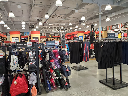 Sportswear Store «Reebok», reviews and photos, 8555 San Ysidro Ave F150, Gilroy, CA 95020, USA