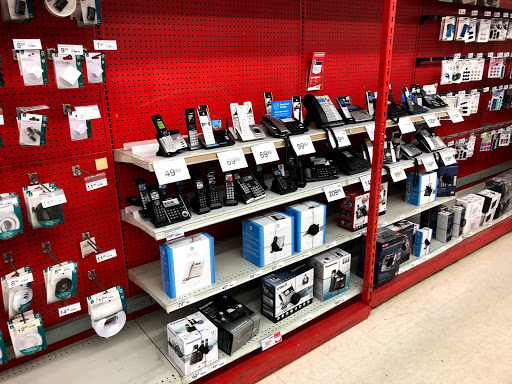 Office Supply Store «Staples», reviews and photos, 547 River Rd, Edgewater, NJ 07020, USA