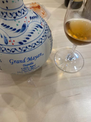 Liquor Store «Royal Liquor», reviews and photos, 1703 E 11 Mile Rd, Royal Oak, MI 48067, USA