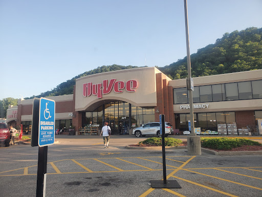 Supermarket «Hy-Vee», reviews and photos, 1475 W Service Dr, Winona, MN 55987, USA