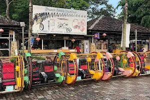 Danga Bay Game Shop & Bicycle image